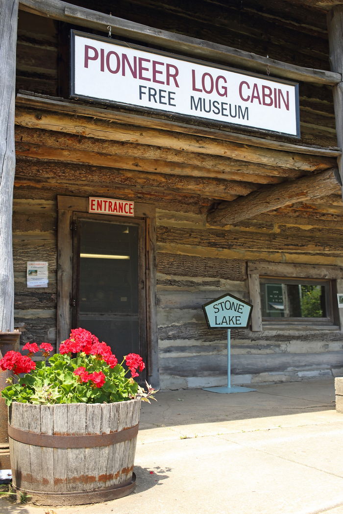 Pioneer Log Cabin Museum (Halfway House Museum, Pioneer Log Cabin) - Web Listing (newer photo)